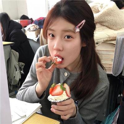 女士的品格海报